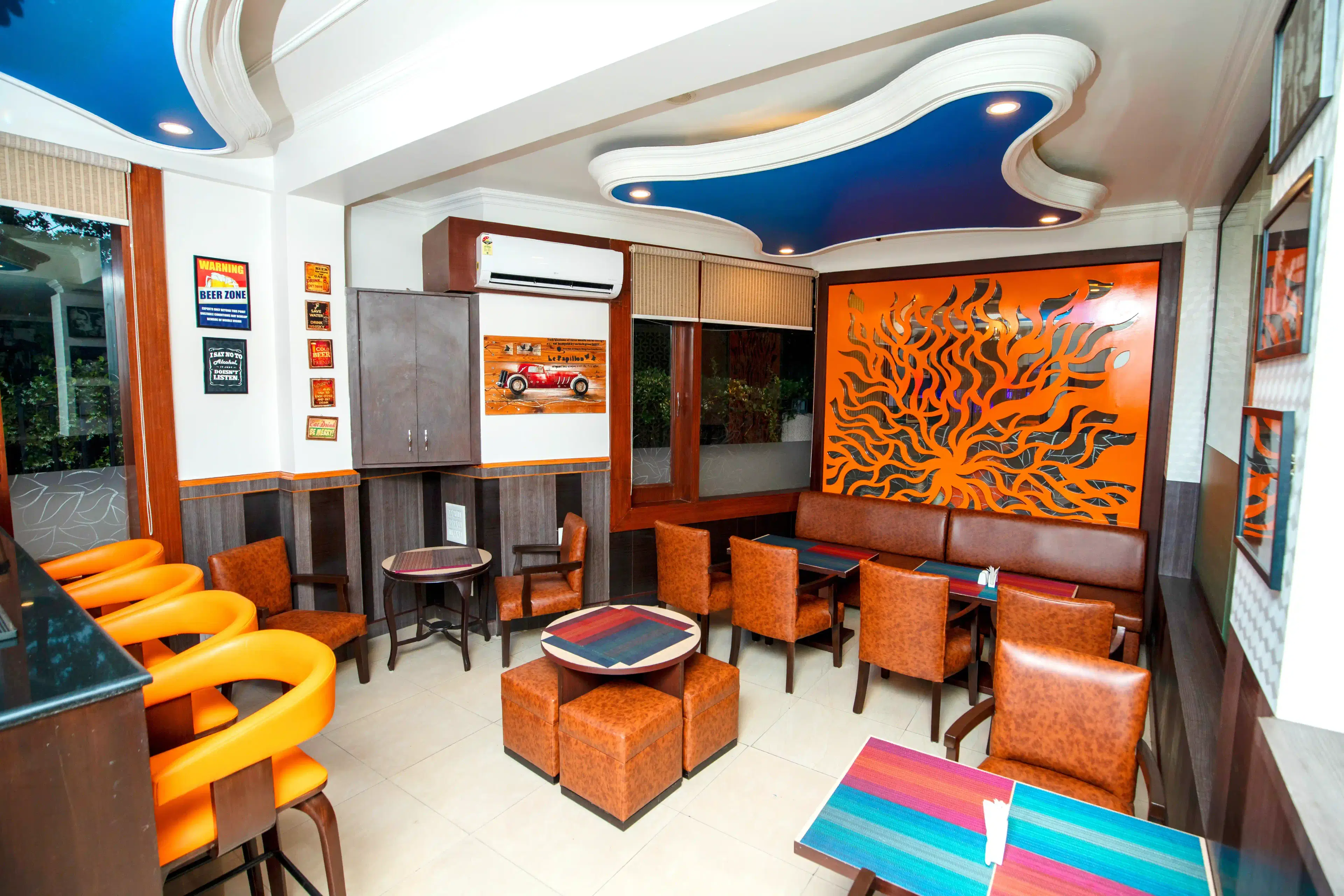 Bar Lounge
